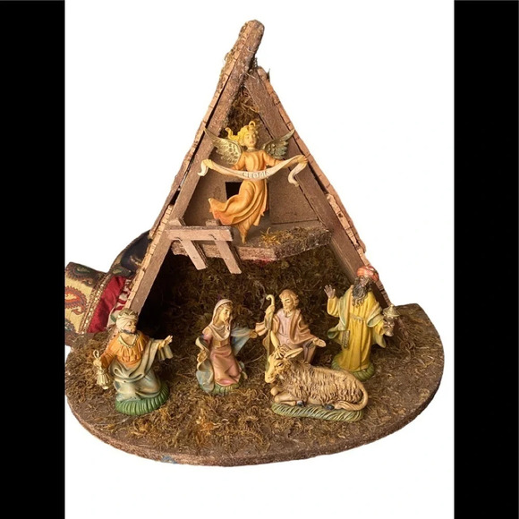 Fontanini Made in Italy Resin Stable Roman Crèche and Figurines - Picture 1 of 16
